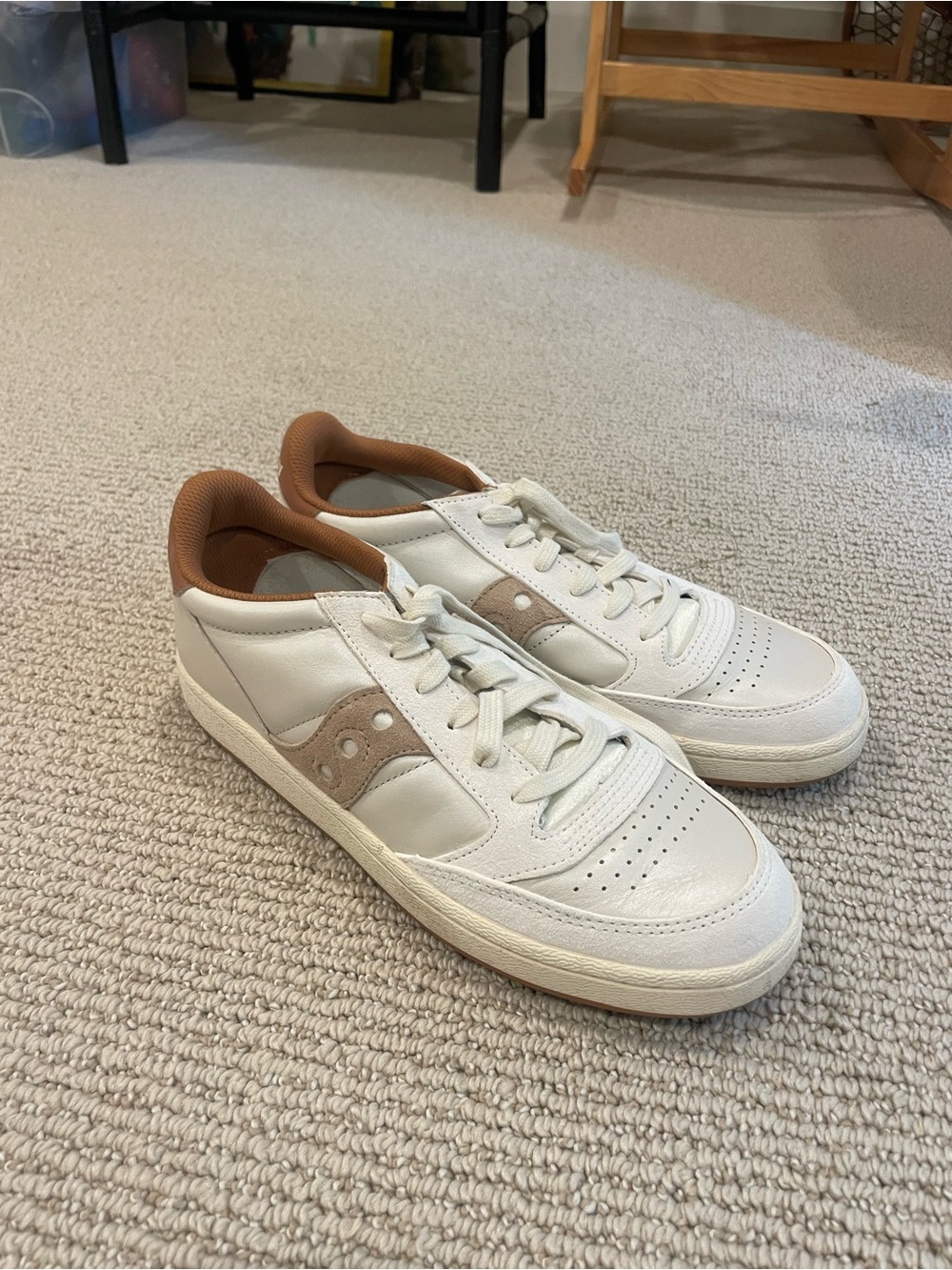 LIKE NEW- Women’s Saucony Sneakers
